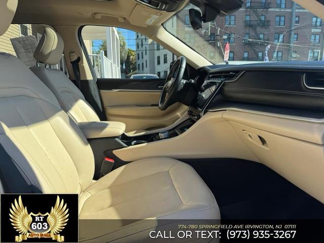 Photo of 2022 Bright White Clearcoat Jeep Grand Cherokee L