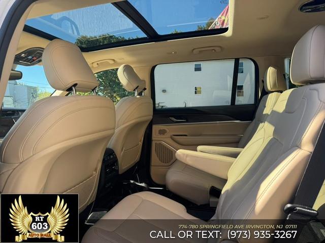 Photo of 2022 Bright White Clearcoat Jeep Grand Cherokee L