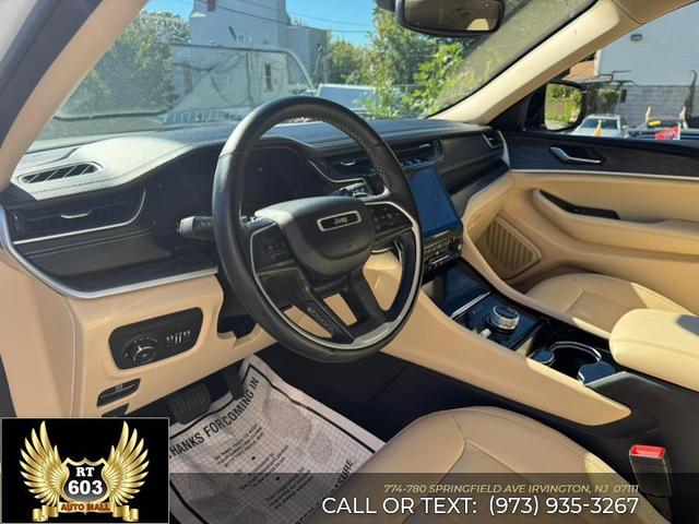 Photo of 2022 Bright White Clearcoat Jeep Grand Cherokee L
