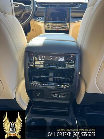 Photo of 2022 Bright White Clearcoat Jeep Grand Cherokee L