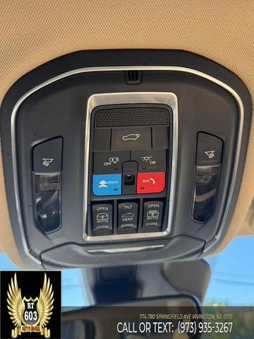 Photo of 2022 Bright White Clearcoat Jeep Grand Cherokee L