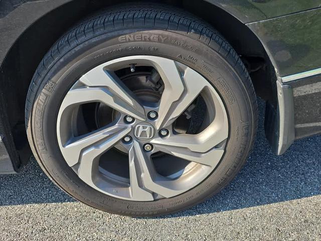 Photo of 2018 Crystal Black Pearl Honda Accord