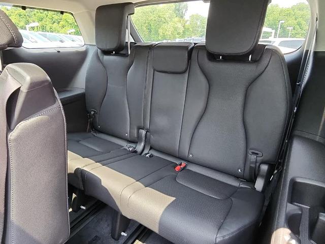 Photo of 2026 Ivory Silver Kia Carnival Hybrid