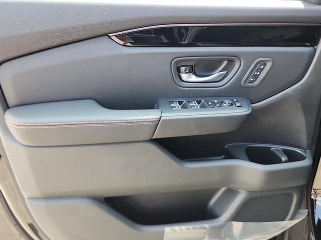 Photo of 2025 Crystal Black Pearl Honda Pilot