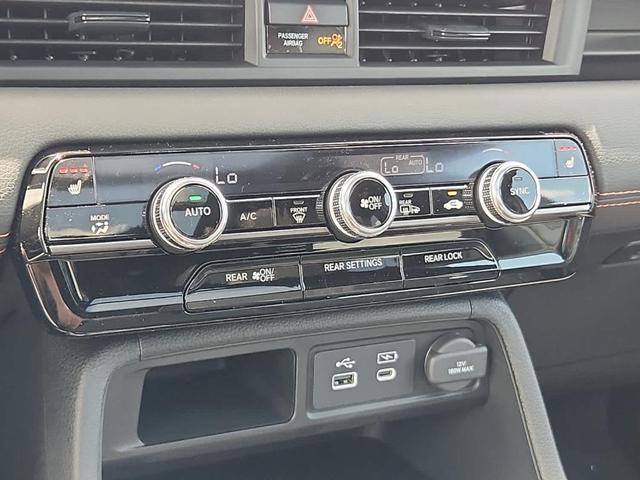 Photo of 2025 Crystal Black Pearl Honda Pilot