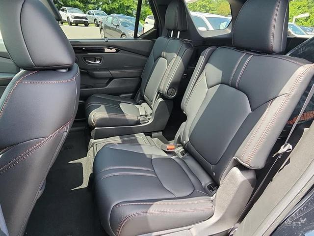 Photo of 2025 Crystal Black Pearl Honda Pilot