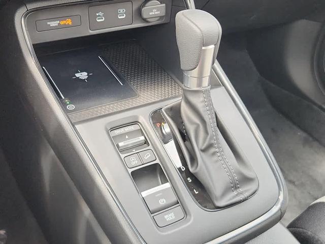 Photo of 2026 Platinum White Pearl Honda CR-V