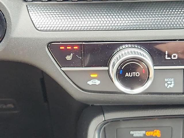 Photo of 2026 Platinum White Pearl Honda CR-V