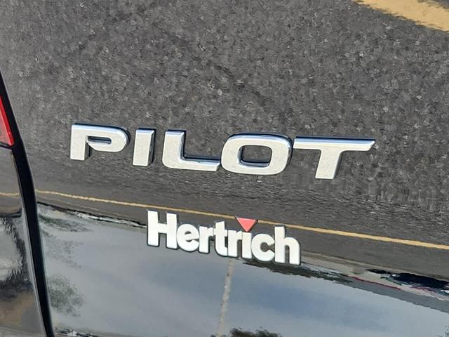 Photo of 2020 Crystal Black Pearl Honda Pilot