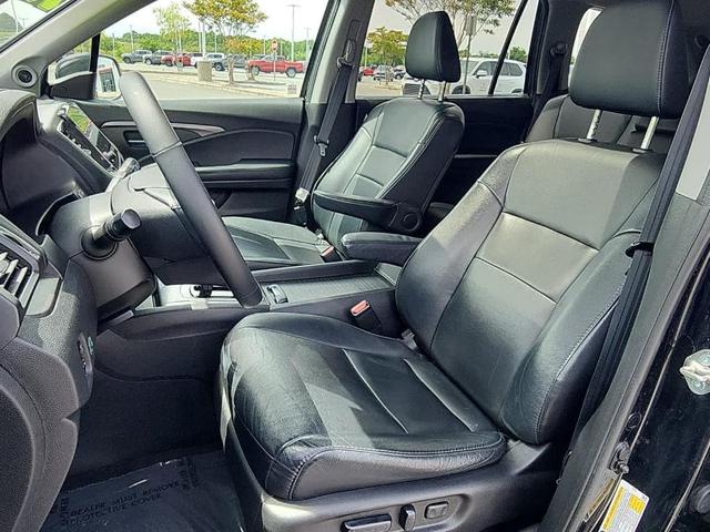 Photo of 2020 Crystal Black Pearl Honda Pilot