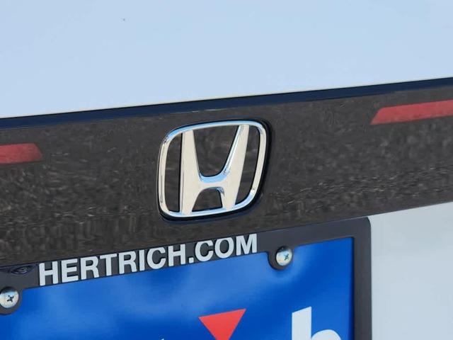 Photo of 2025 Platinum White Pearl Honda Accord