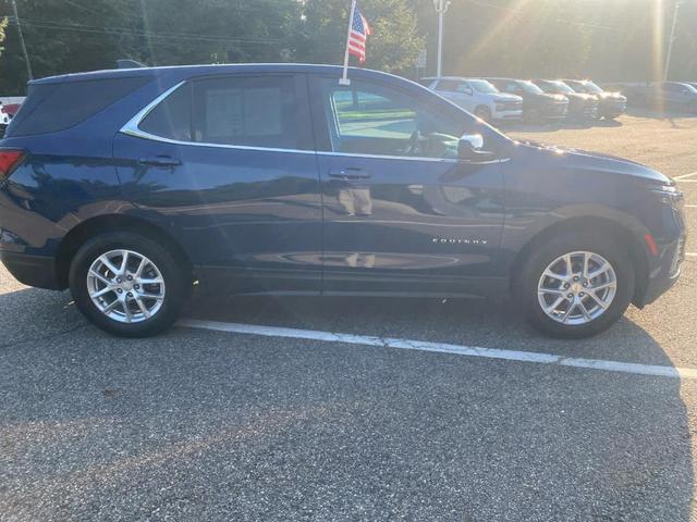 Photo of 2022 Blue Glow Metallic Chevrolet Equinox