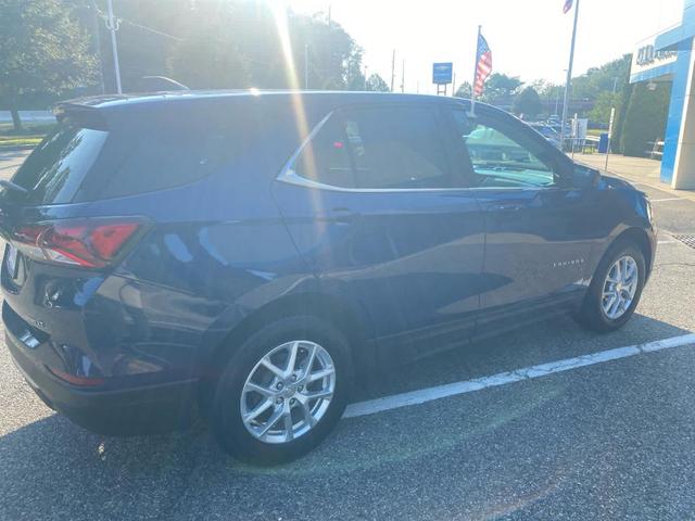 Photo of 2022 Blue Glow Metallic Chevrolet Equinox