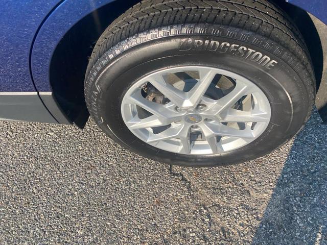 Photo of 2022 Blue Glow Metallic Chevrolet Equinox