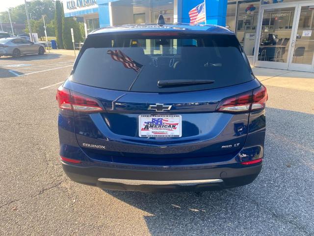 Photo of 2022 Blue Glow Metallic Chevrolet Equinox