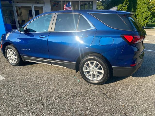 Photo of 2022 Blue Glow Metallic Chevrolet Equinox