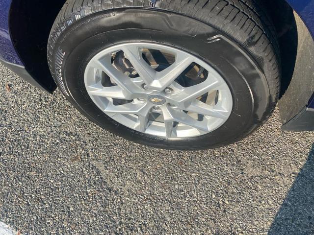 Photo of 2022 Blue Glow Metallic Chevrolet Equinox