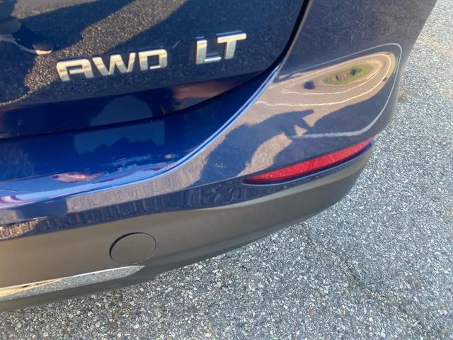 Photo of 2022 Blue Glow Metallic Chevrolet Equinox