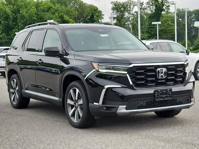 Photo of 2025 Crystal Black Pearl Honda Pilot