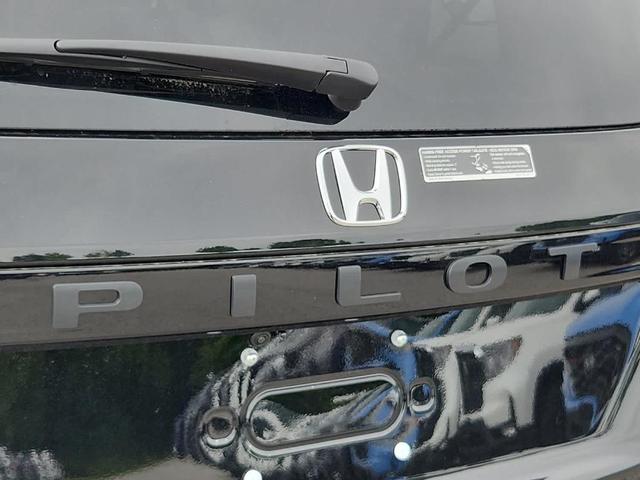 Photo of 2025 Crystal Black Pearl Honda Pilot