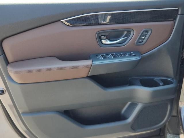 Photo of 2025 Modern Steel Metallic Honda Pilot