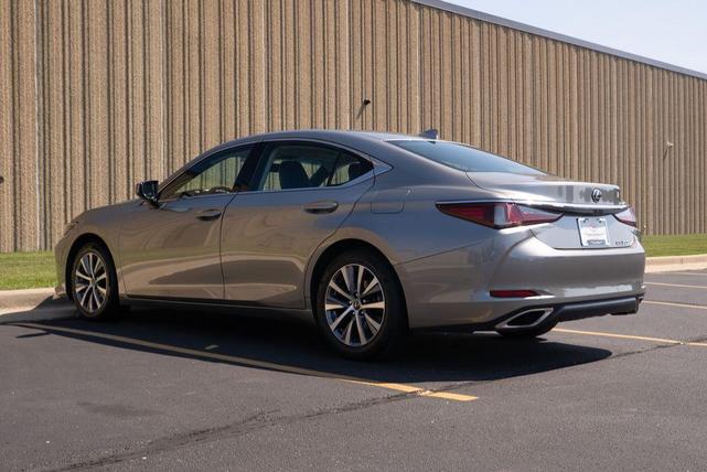 Photo of 2021 Atomic Silver Lexus ES 350