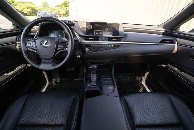 Photo of 2021 Atomic Silver Lexus ES 350