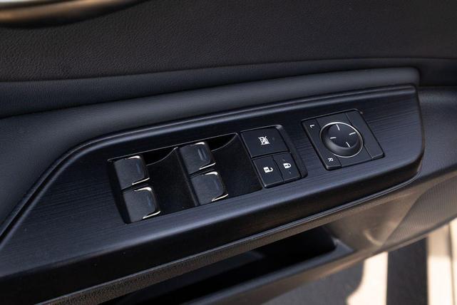 Photo of 2021 Atomic Silver Lexus ES 350