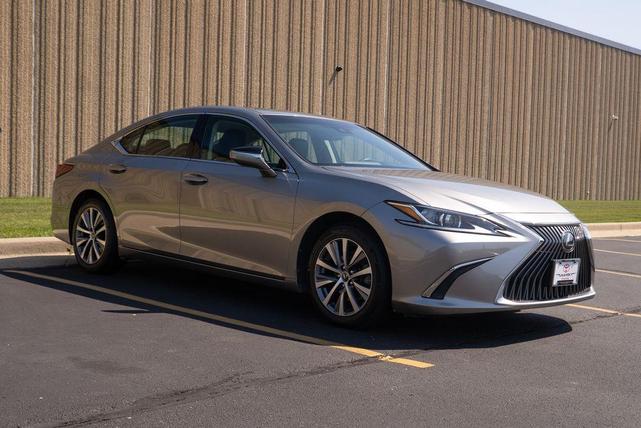 Photo of 2021 Atomic Silver Lexus ES 350