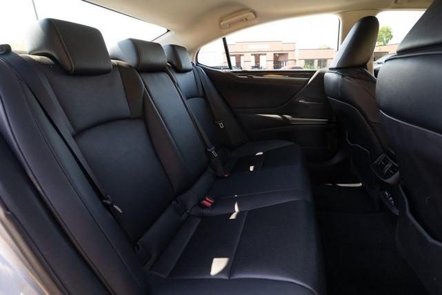 Photo of 2021 Atomic Silver Lexus ES 350