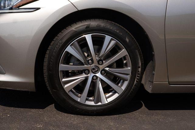 Photo of 2021 Atomic Silver Lexus ES 350