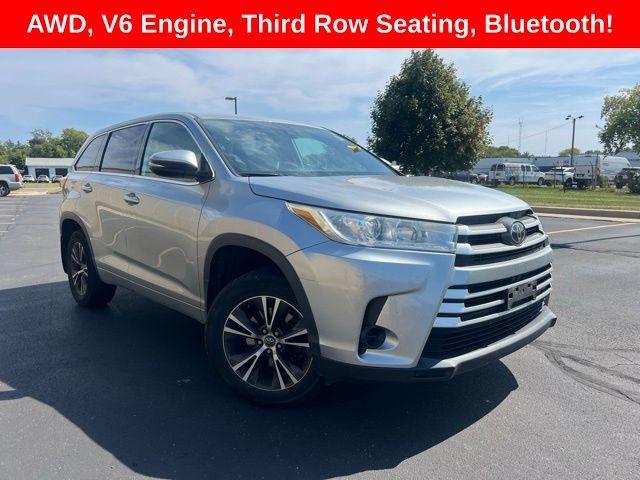 Photo of 2018 Celestial Silver Metallic Toyota Highlander