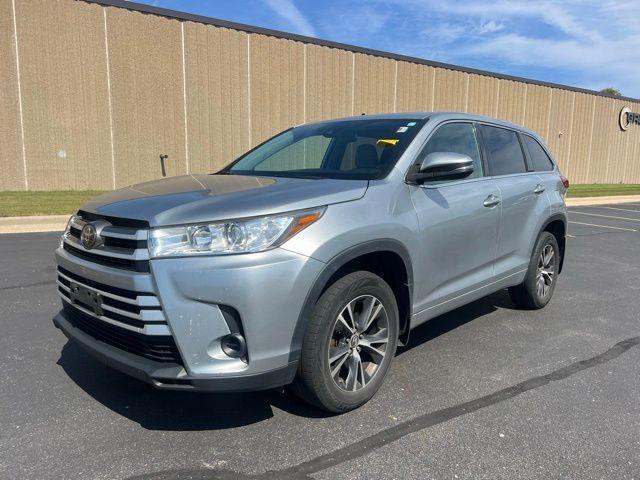 Photo of 2018 Celestial Silver Metallic Toyota Highlander
