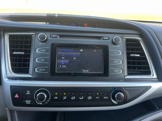 Photo of 2018 Celestial Silver Metallic Toyota Highlander