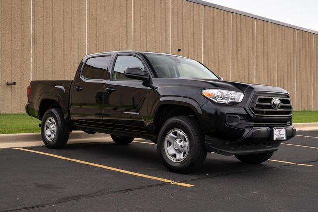 Photo of 2022 Midnight Black Metallic Toyota Tacoma