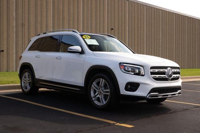 Photo of 2023 Polar White Mercedes-Benz GLB 250