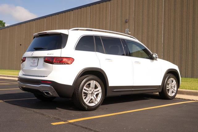 Photo of 2023 Polar White Mercedes-Benz GLB 250