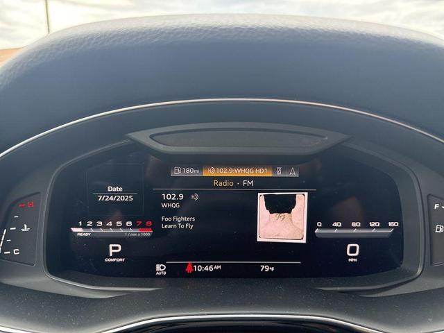 Photo of 2023 Glacier White Metallic Audi Q7