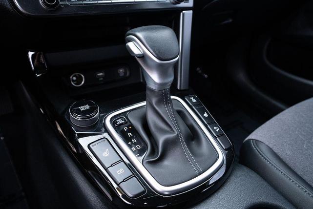 Photo of 2024 Blue / Black Kia Seltos