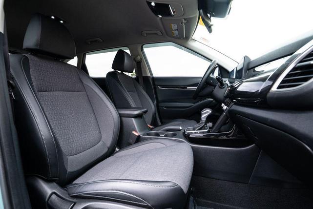Photo of 2024 Blue / Black Kia Seltos