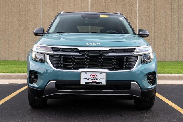 Photo of 2024 Blue / Black Kia Seltos