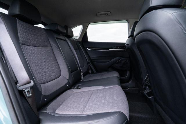 Photo of 2024 Blue / Black Kia Seltos
