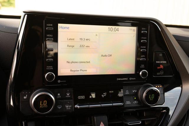 Photo of 2022 Midnight Black Metallic Toyota Highlander
