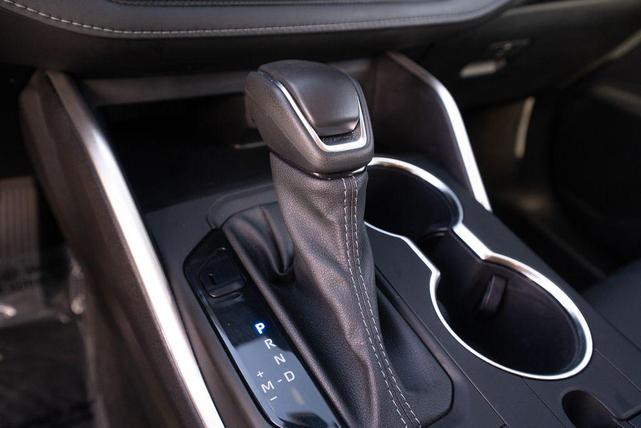 Photo of 2022 Midnight Black Metallic Toyota Highlander