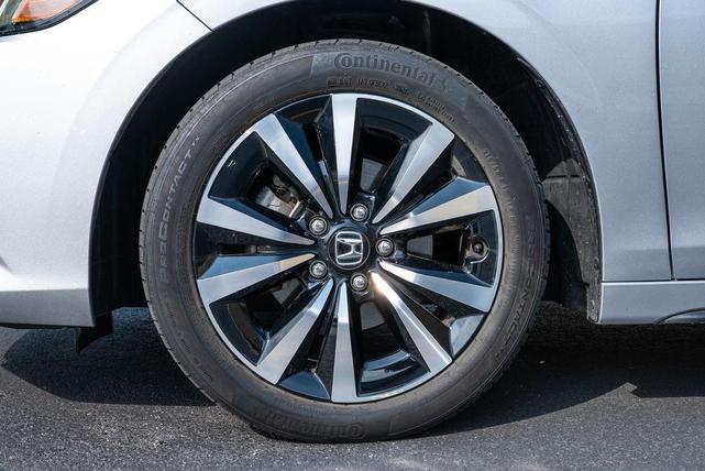 Photo of 2022 Lunar Silver Metallic Honda Civic