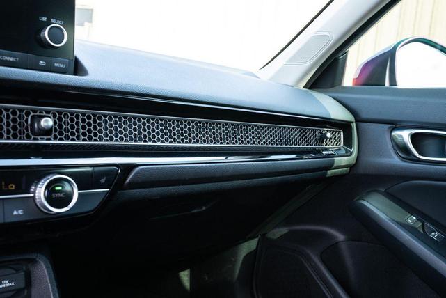 Photo of 2022 Lunar Silver Metallic Honda Civic