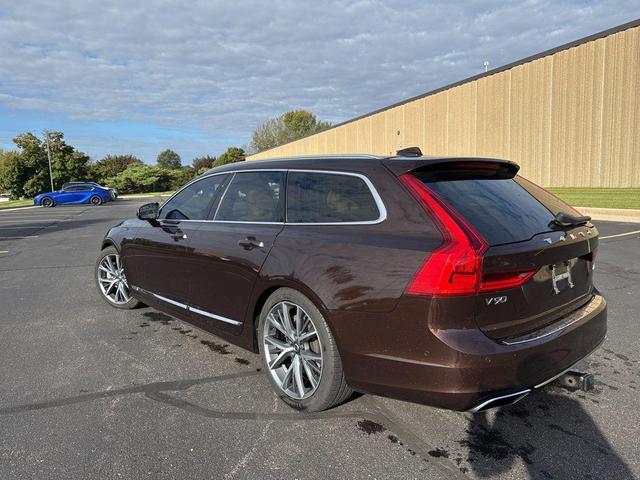 Photo of 2020 Maple Brown Metallic Volvo V90