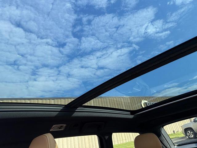 Photo of 2020 Maple Brown Metallic Volvo V90