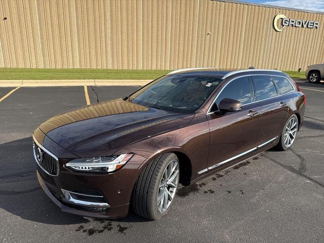 Photo of 2020 Maple Brown Metallic Volvo V90