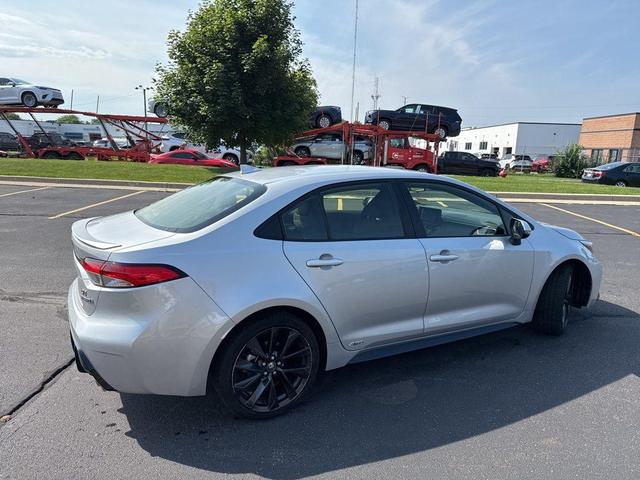Photo of 2024 Classic Silver Metallic Toyota Corolla Hybrid
